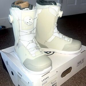 LASSO '22 Men’s Snowboard Boots. 💟.  I accept offers